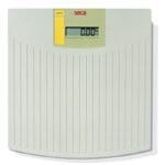 bascula-electronica-piso-funcion-madre-bebe-centrandose-en-lo-esencial-esta-escala-muestra-como-se-puede-combinar-la-precision-c